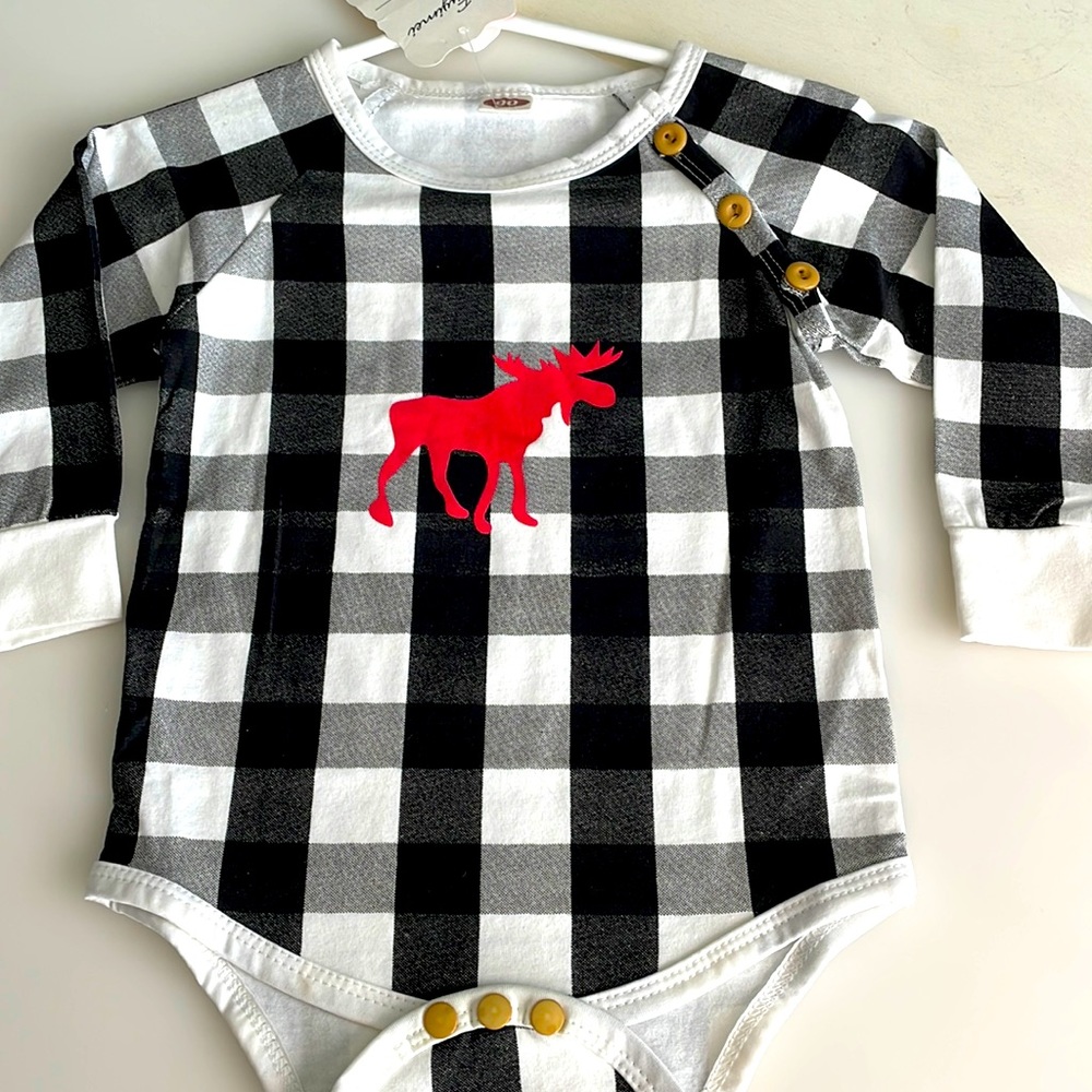 NWT Long Sleeve Buffalo Check Moose Onesie 12-18 months k